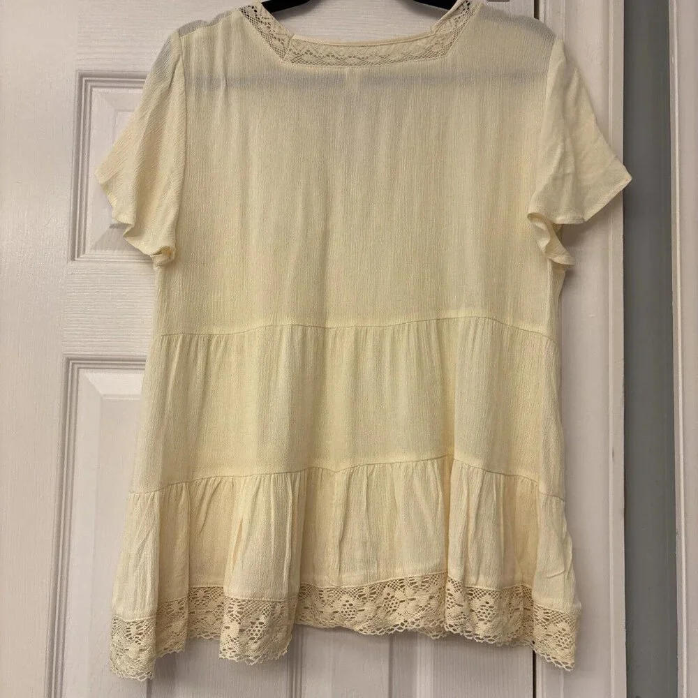 Versona Cream Top V-Neck V Neck  Lace Short Sleeve. Size L. Lace. Casual Work - Picture 7 of 7